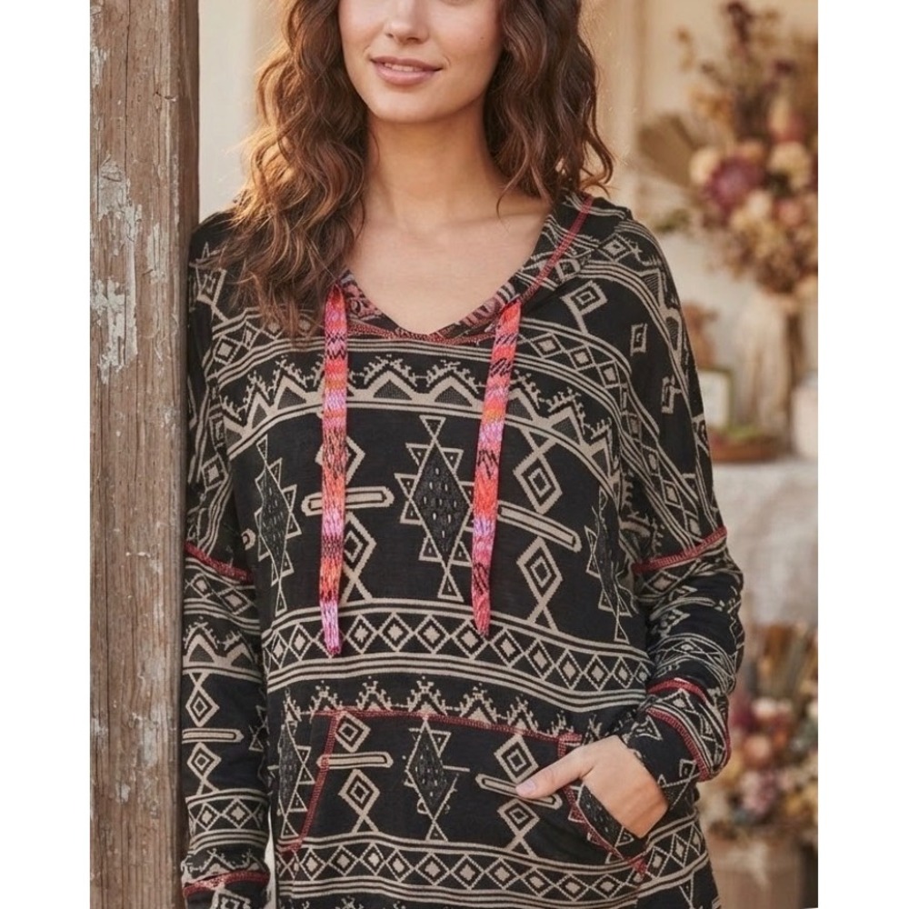 Gimmicks by BKE Aztec Print Lightweight Pullover Hoodie Hi Low Hem Medium